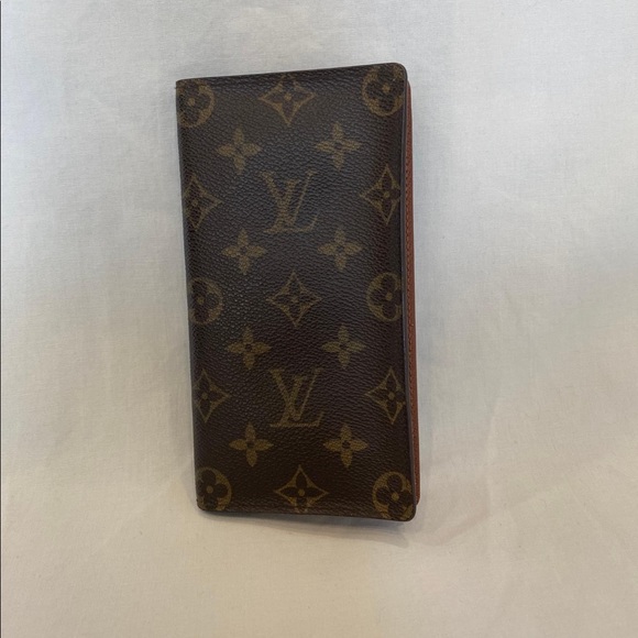 Louis Vuitton Monogram Cheque Book Organizer - Picture 2 of 9